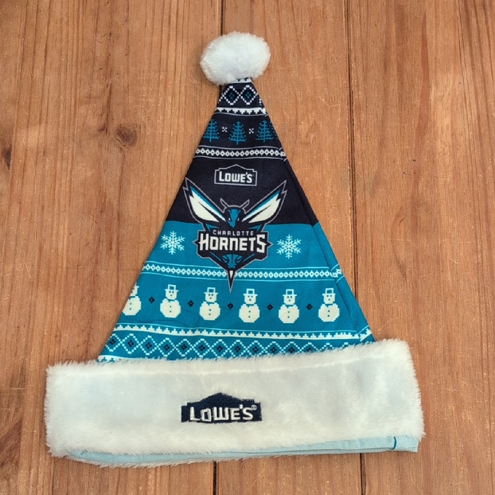 Charlotte Hornets/Lowe's Santa Hat